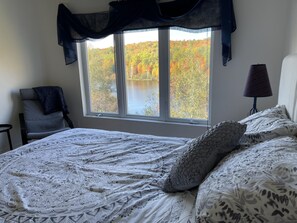 Chalet | 6 bedrooms, individually furnished, WiFi, bed sheets - Domaine du Cinq (Ferme-Neuve)