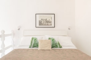 2 Schlafzimmer, Schreibtisch, Bügeleisen/Bügelbrett, WLAN