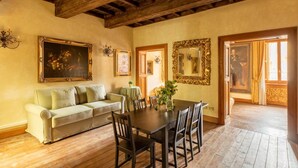Interior - iFlat | Golden Gem in Trevi (Roma)