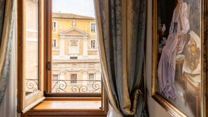 Interior - iFlat | Golden Gem in Trevi (Roma)
