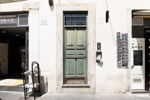 تفاصيل الفندق من الخارج