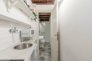 Suihku, hiustenkuivaaja, bidee