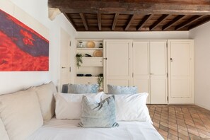 واي فاي وملاءات أسرّة