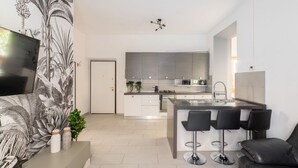 Interior - iFlat | Monti Elegant Apartment with Terrace (Roma)