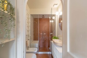 Shower, hair dryer, bidet - iFlat | Lovely in Campo de' Fiori - Generale (Roma)
