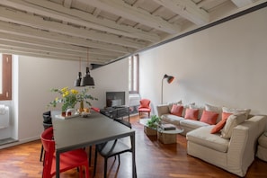 Living area - iFlat | The Tiber Gem (Roma)