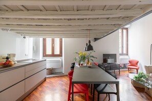 Dining - iFlat | The Tiber Gem (Roma)