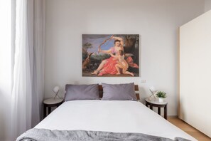 2 slaapkamers, een strijkplank/strijkijzer, wifi, beddengoed