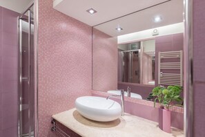 Dusche, Haartrockner, Bidet