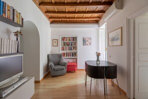 Unclassified image, 3 of 19, button - iFlat | Via del Corso Elegant Apartment (Roma)