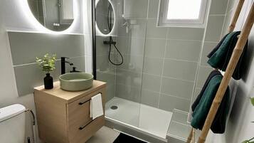 Towels, toilet paper