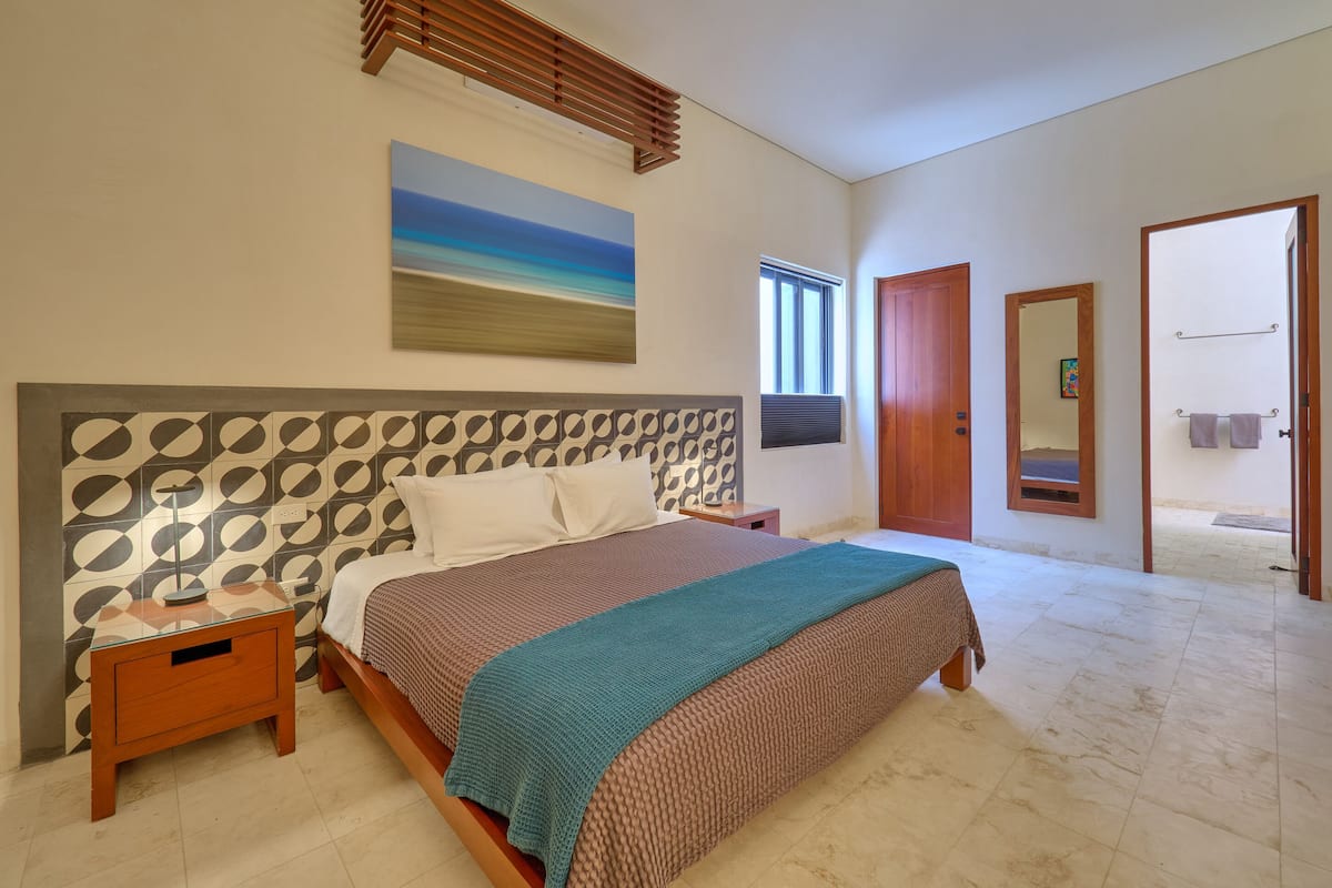 Deluxe Room (3), 1 King Bed | 1 bedroom, Egyptian cotton sheets, premium bedding, free minibar