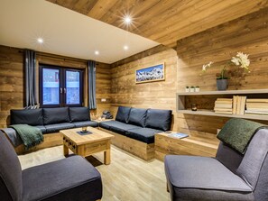 TV - Spacious chalet in resort center, 10 people, pets allowed (La Plagne 1800)