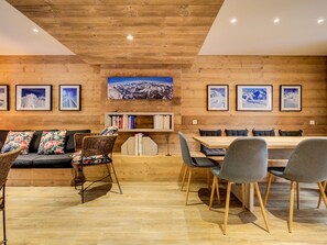 Interior - Spacious Central Chalet with Wifi and Pets Allowed (La Plagne 1800)