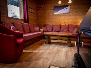 Fireplace - Spacious chalet with jacuzzi, pets allowed, near slopes (Plagne 1800)