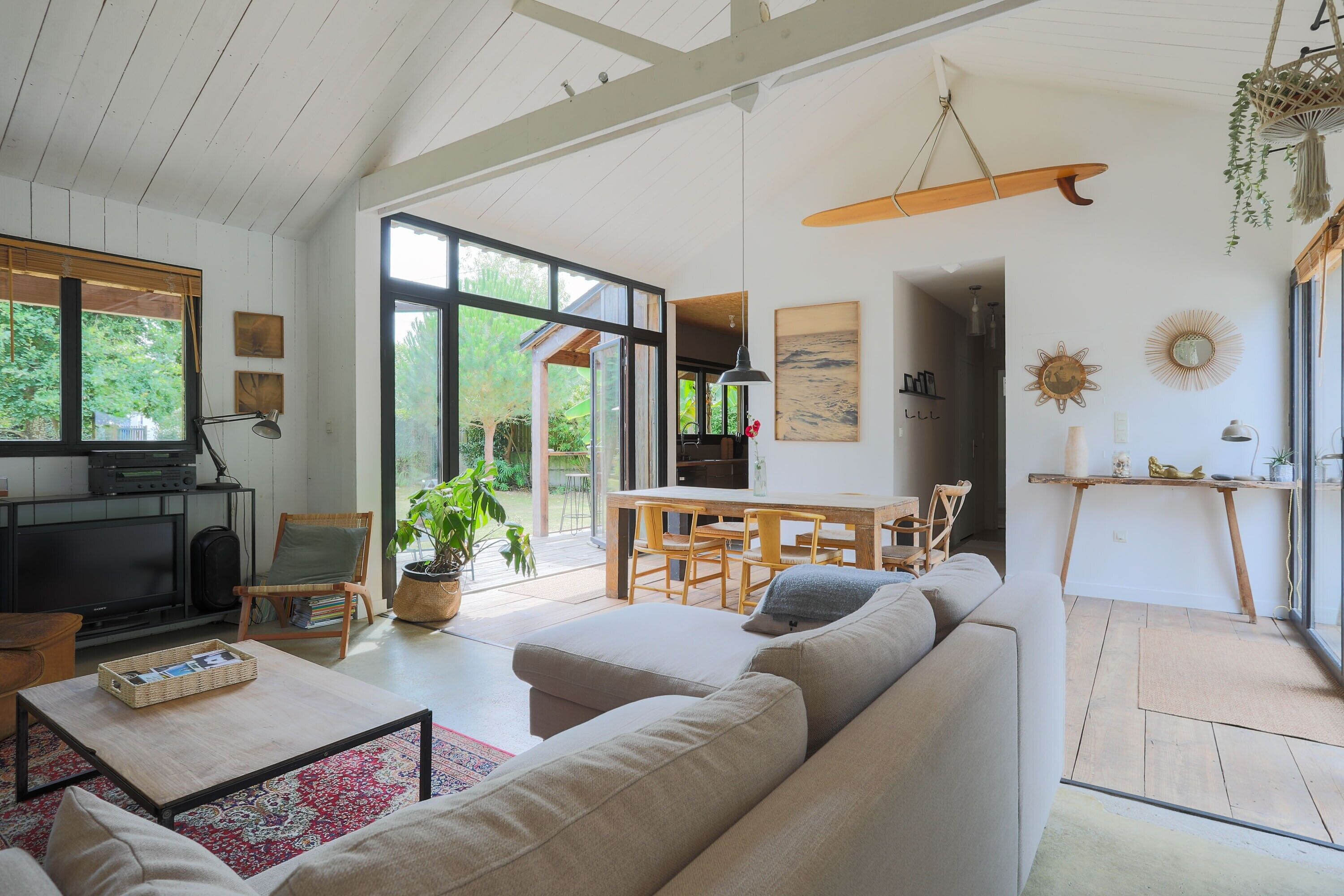 Télévision, cheminée