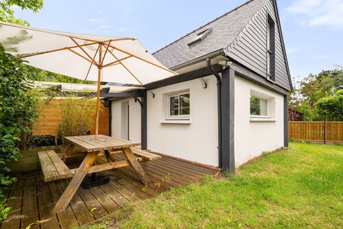 Cottage 'Grand Gîte Sable D' Or 600m Plage' with Private Terrace and Wi-Fi