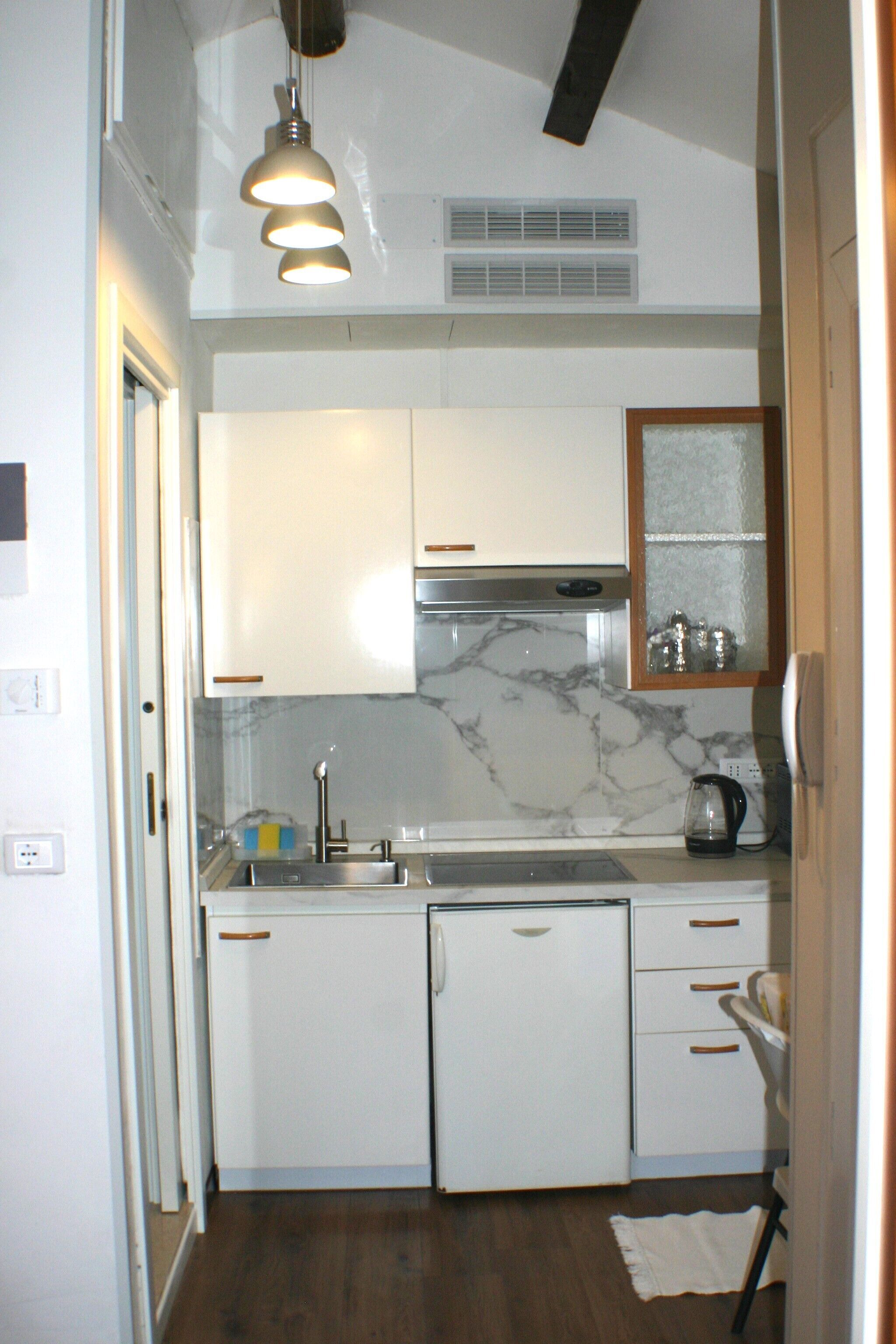 Fridge, microwave, stovetop, electric kettle