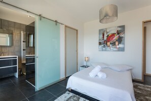 2 bedrooms, free WiFi, bed sheets - Villa 'Kalliste' with Sea View, Wi-Fi and Air Conditioning (Olmeto)