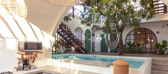 Mangomiel is a boho-chic property in the heart of El Paredon 