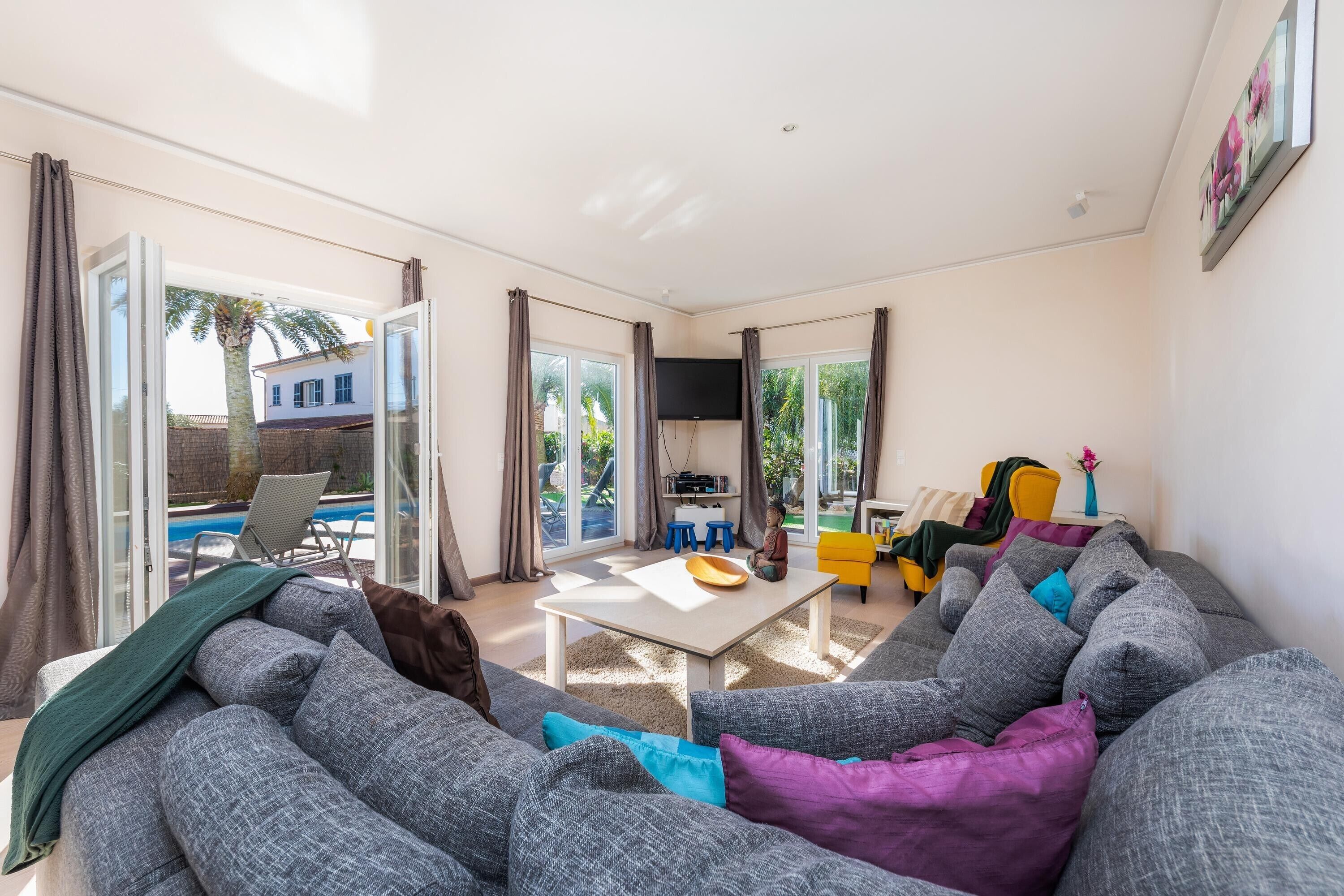 Fernseher, DVD-Player, Stereoanlage