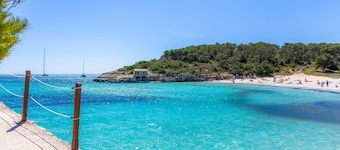 Villa 'Amarador' with Private Pool, Wi-Fi and Air Conditioning