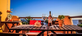 Holiday Home 'Villa Buena Vista' with Sea View, Wi-Fi and Air Conditioning