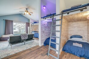3 chambres, fer et planche à repasser, Wi-Fi, draps fournis