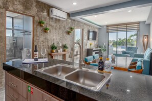 Smart TV 42 pulgadas con canales de televisión digitales, Netflix