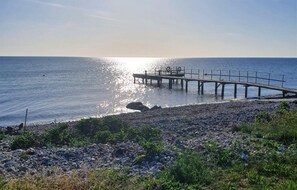 Una playa cerca, pesca