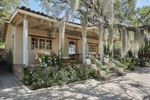 Family Cottage, 1 Bedroom, Balcony, Valley View