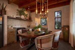 Family House, Multiple Beds, Mountain View | Private kitchen