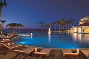 Pool - Dreams Los Cabos Suites Golf Resort & Spa
(Cabo San Lucas)