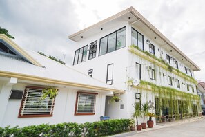 Front of property - Villa Soledad Garden Resort (San Pablo)