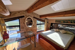 2 Schlafzimmer, Schreibtisch, Bügeleisen/Bügelbrett, WLAN
