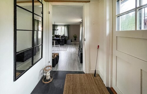 Amazing home in Kinnahult with WiFi