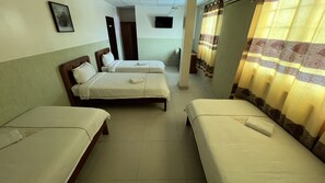 Basic-Vierbettzimmer