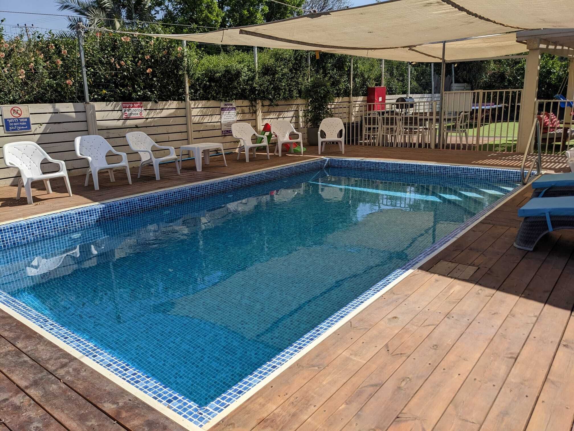 15 outdoor pools, pool loungers