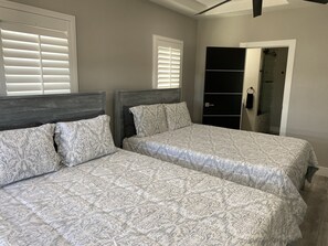 4 habitaciones, tabla de planchar con plancha y wifi gratis 