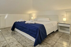 2 bedrooms - [50 mt from the Sea]10 places Climate Terrace Parking (Porto San Giorgio)