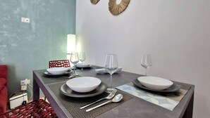 Dining - [150 meters from the sea] Climate Court WiFi Relaxation (Porto Sant'Elpidio)