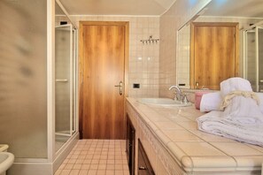 Regadera y bidet 