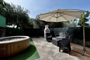 Terrace/patio - [Whirlpool] Relaxation, wi-fi, bbq & parking. (Castel D'emilio)