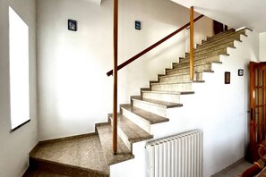 Interior - [Whirlpool] Relaxation, wi-fi, bbq & parking. (Castel D'emilio)