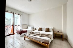 2 bedrooms - [Whirlpool] Relaxation, wi-fi, bbq & parking. (Castel D'emilio)