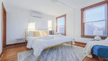 3 bedrooms, desk, iron/ironing board, WiFi
