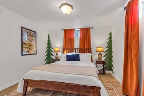 3 bedrooms, desk, iron/ironing board, WiFi - Cozy Arvada Escape With Backyard, Near Denver (Arvada)