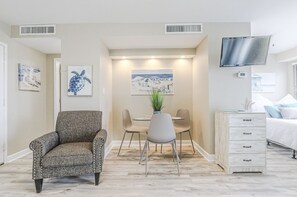 Dining - Myrtle Beach Beachfront Condo with Ocean View! (Myrtle Beach)