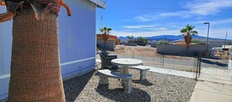 Havasu Lake Front Palm Retreat