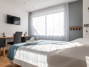 2 habitaciones, tabla de planchar con plancha, wifi y ropa de cama 